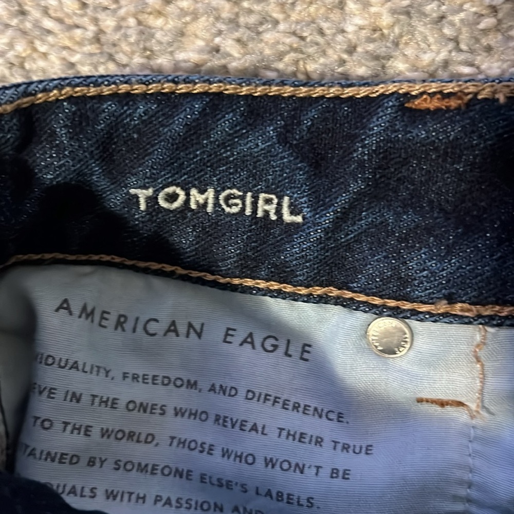 Women’s American Eagle Tomgirl Jeans. Size 4. - Picture 7 of 11